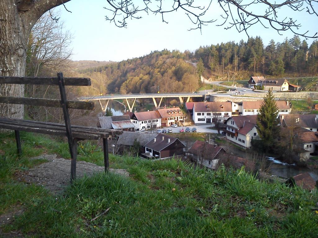 Guest House Buk Rastoke Слуни Екстериор снимка