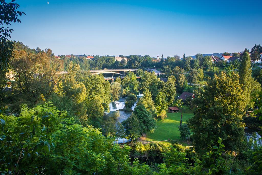 Guest House Buk Rastoke Слуни Екстериор снимка